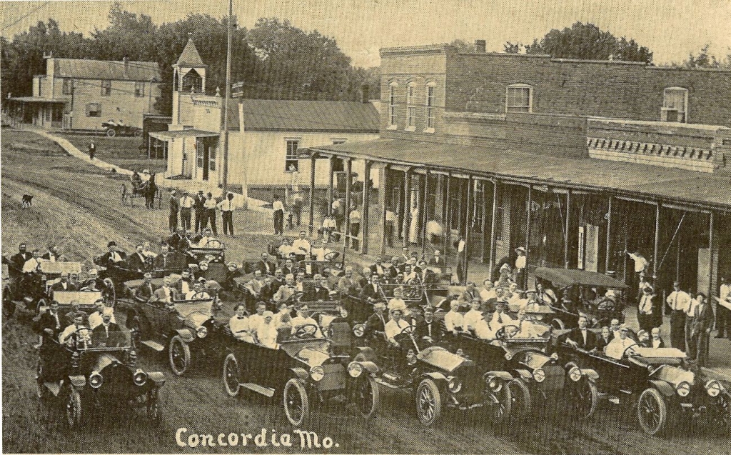 Automobile parade2.jpg